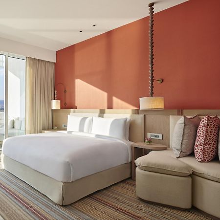 Hyatt Regency Aqaba Ayla Resort Exterior foto A bedroom at the hotel