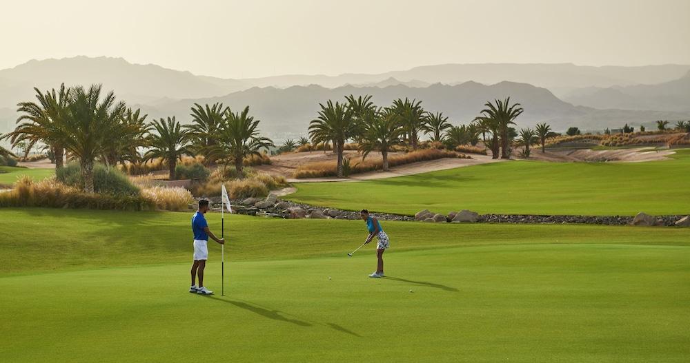 Hyatt Regency Aqaba Ayla Resort Exterior foto Golf course at the Ritz-Carlton, Laguna Beach