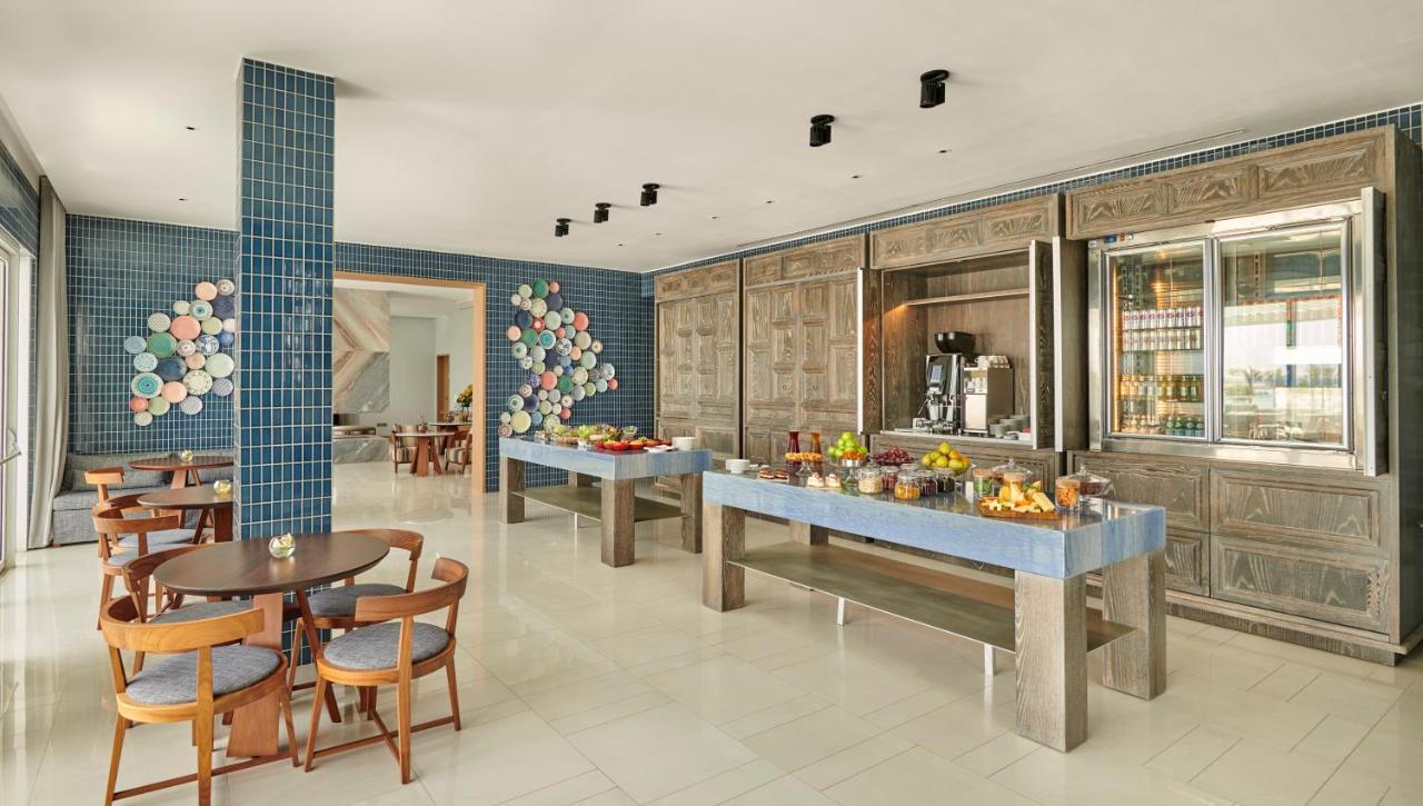 Hyatt Regency Aqaba Ayla Resort Exterior foto The buffet at the hotel