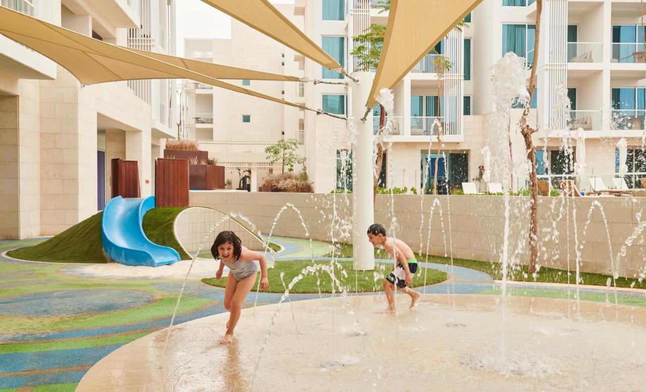 Hyatt Regency Aqaba Ayla Resort Exterior foto Children playing at the water park