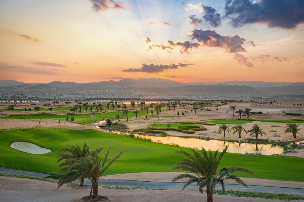 Hyatt Regency Aqaba Ayla Resort Exterior foto Golf course at the Al-Jazair resort